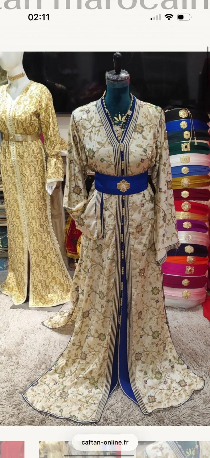caftan marocain avec accessoires