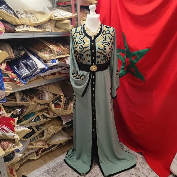 caftan marocain neuf grande taille 67cm