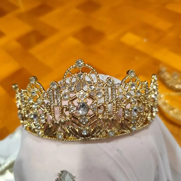 Taaj marroquí dorado – Corona tradicional para caftanes y ceremonias