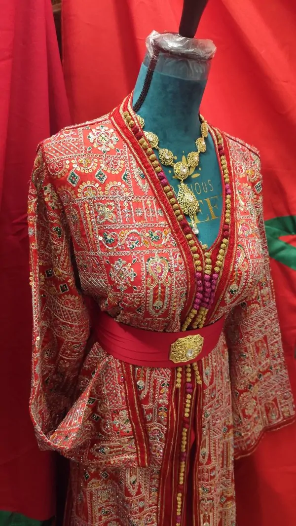 caftan marocain d occasion — photo 4