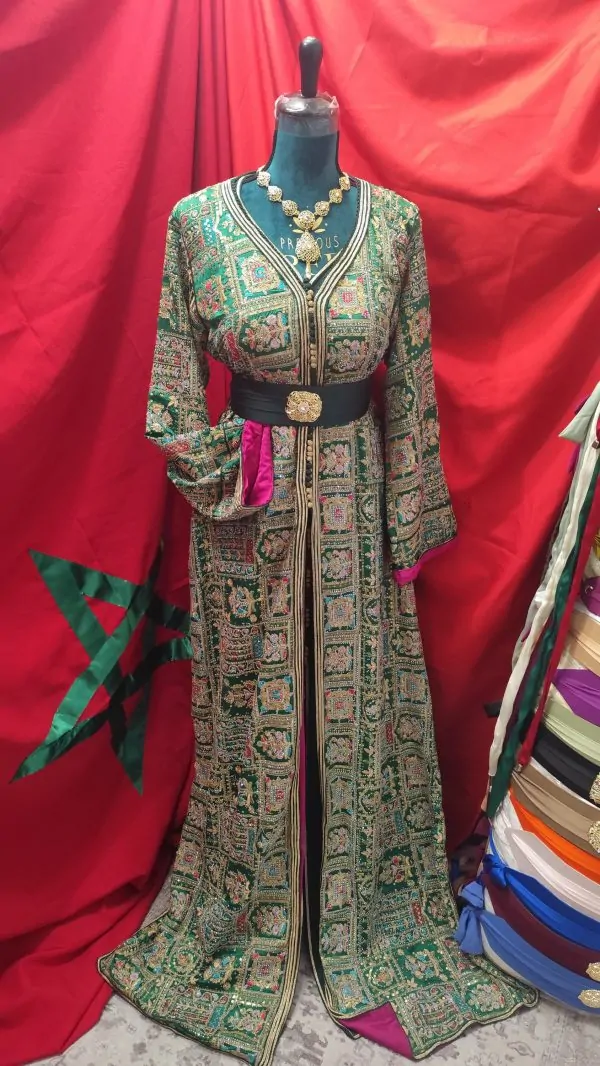 caftan marocain d occasion doublé — photo 2