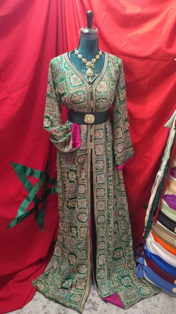 caftan marocain d occasion doublé — photo 15