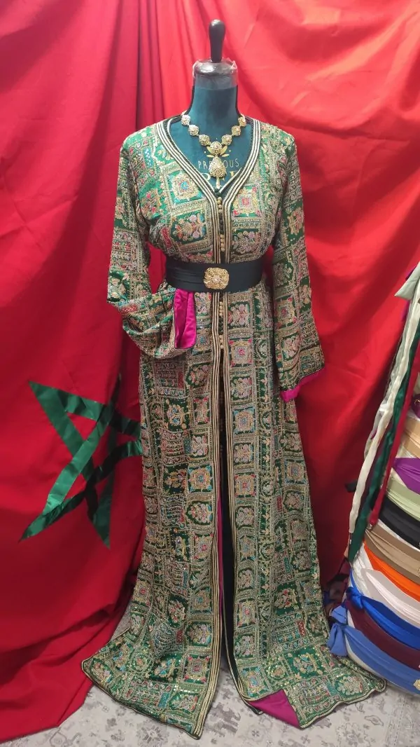 caftan marocain d occasion doublé — photo 9