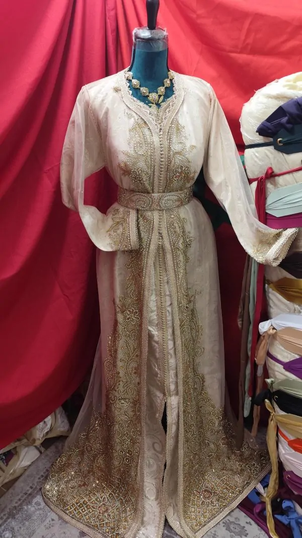 New Moroccan caftan with belt — photo 9