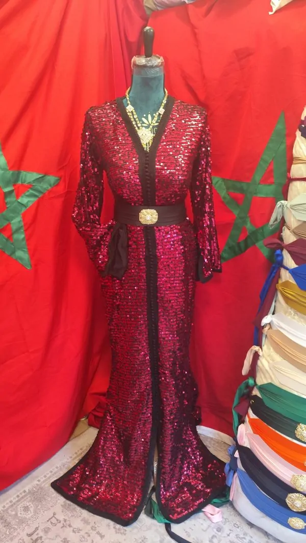 Caftano marocchino usato, taglio a sirena, taglia S — photo 7