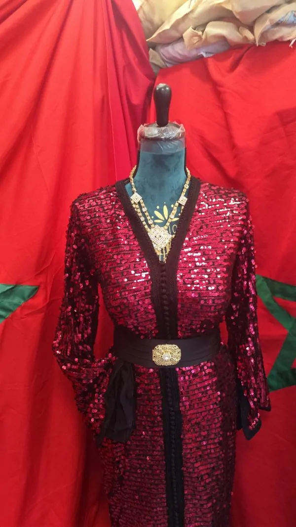 Caftano marocchino usato, taglio a sirena, taglia S — photo 11