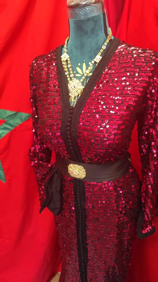 Caftano marocchino usato, taglio a sirena, taglia S — photo 5