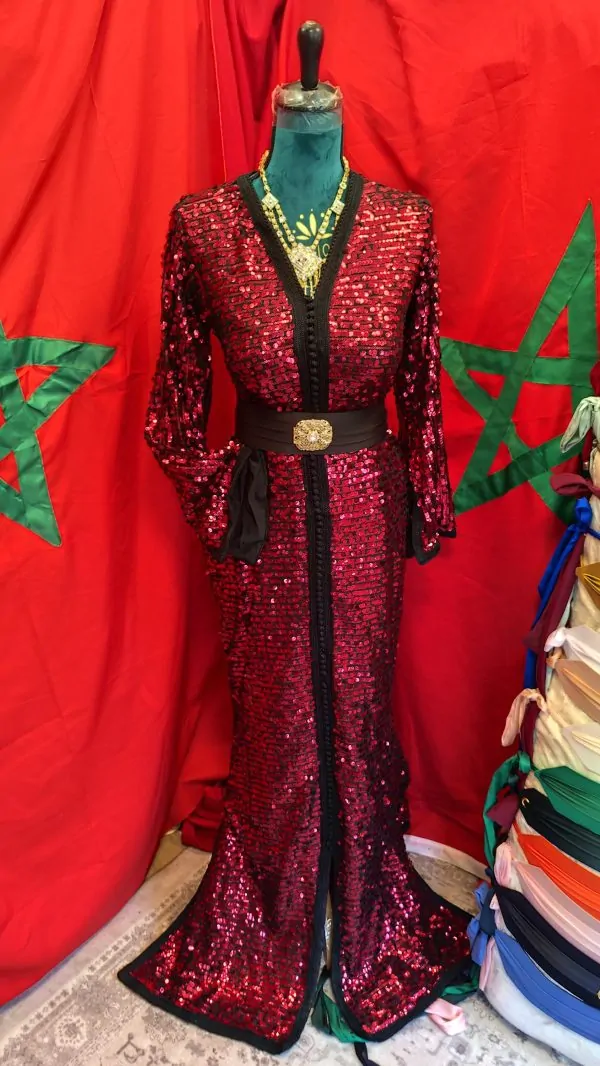 Caftano marocchino usato, taglio a sirena, taglia S — photo 4