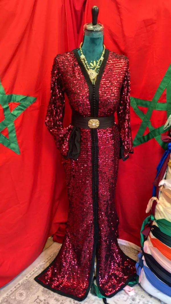 Caftano marocchino usato, taglio a sirena, taglia S — photo 3