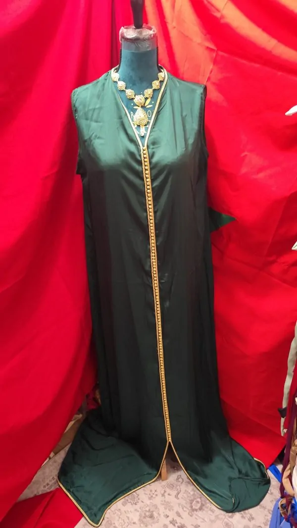 Neuer marokkanischer Kaftan mit Gürtel — photo 6