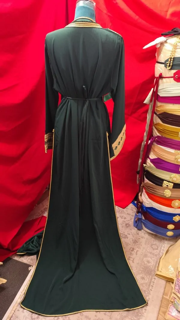 Neuer marokkanischer Kaftan mit Gürtel — photo 2