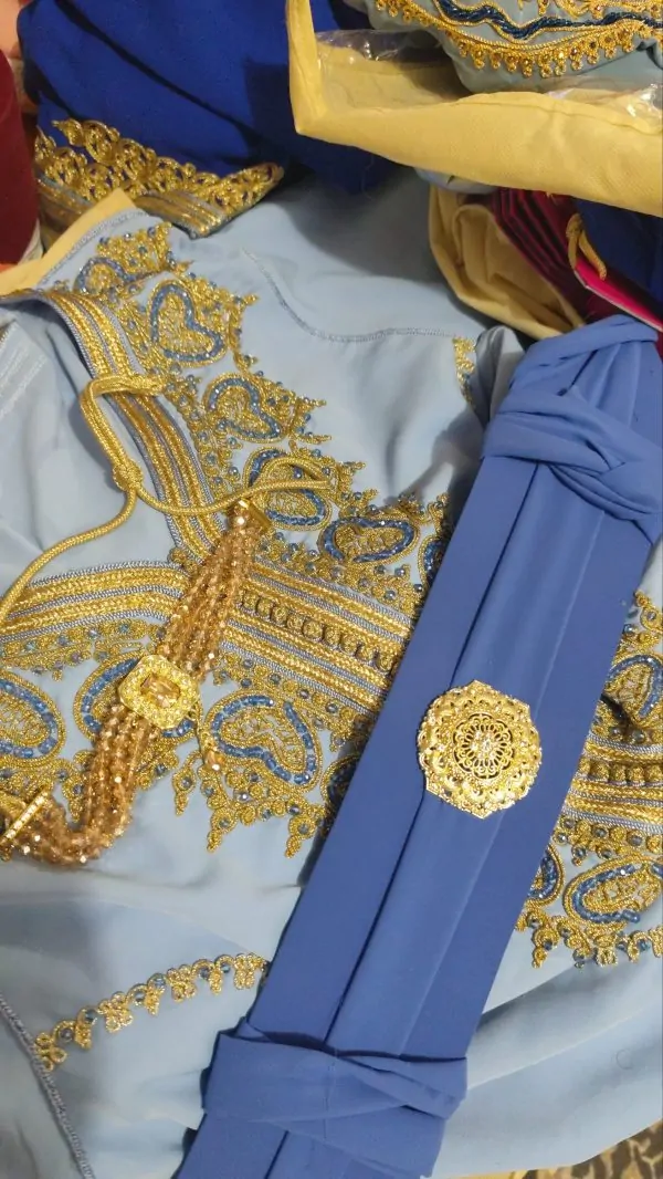 deux Caftan marocain avec accessoires — photo 2