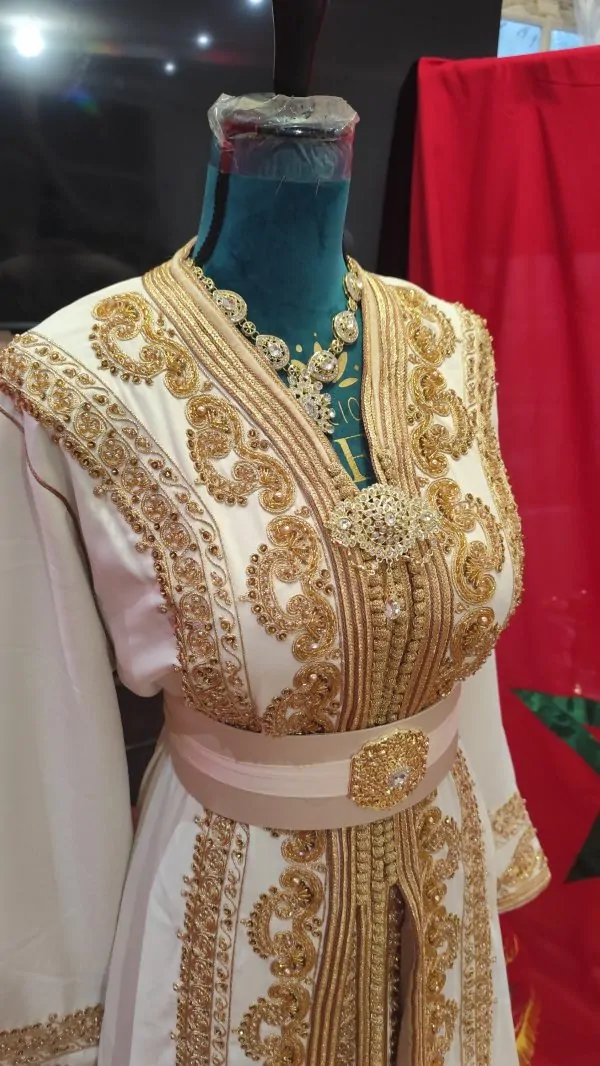 caftan marocain neuf doublé avec la ceinture — photo 2