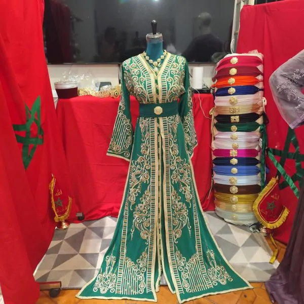 caftan marocain d occasion avec la ceinture