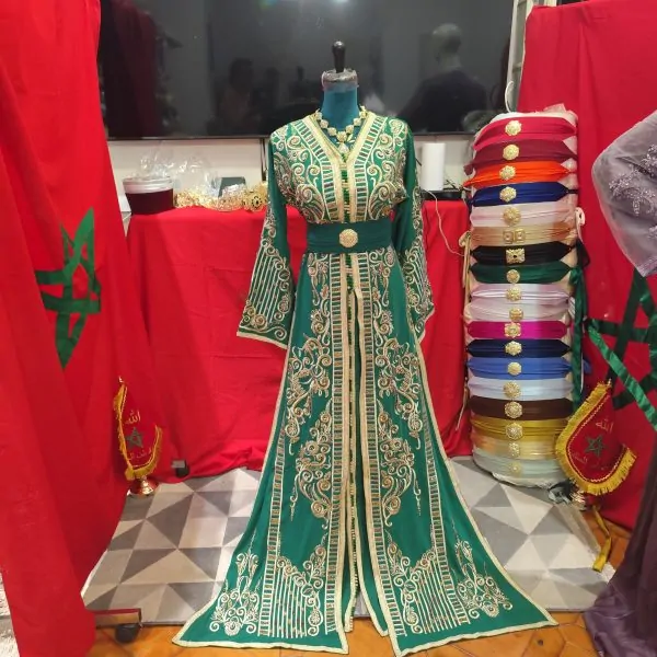 caftan marocain d occasion avec la ceinture — photo 9