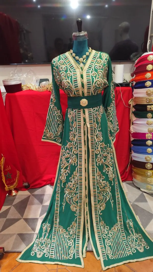 caftan marocain d occasion avec la ceinture — photo 2