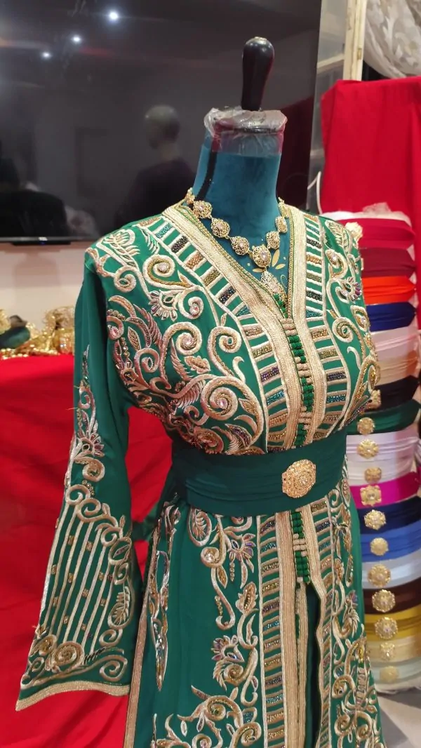 caftan marocain d occasion avec la ceinture — photo 10