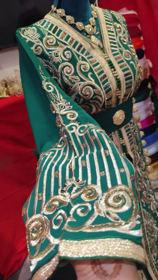 caftan marocain d occasion avec la ceinture — photo 8