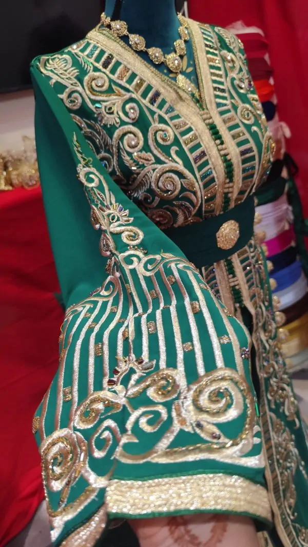 caftan marocain d occasion avec la ceinture — photo 17