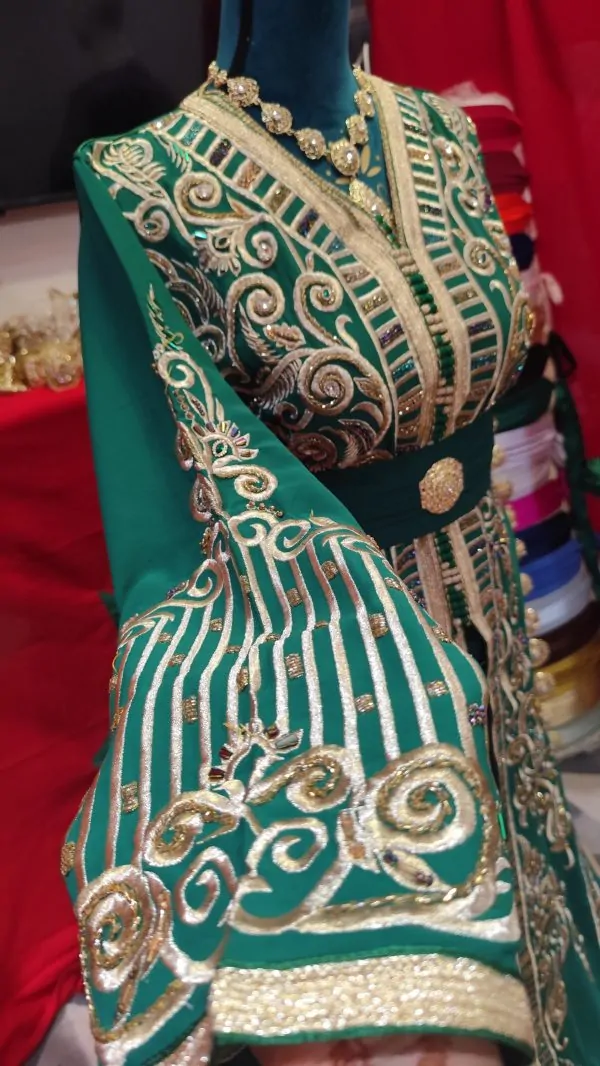 caftan marocain d occasion avec la ceinture — photo 11