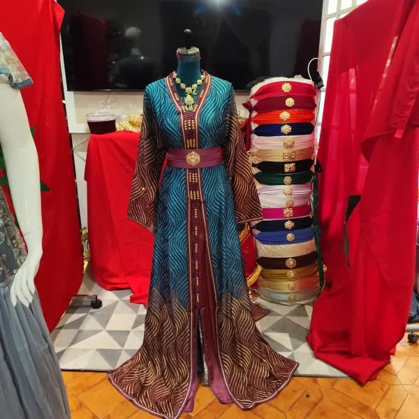 Caftán marroquí nuevo, talla grande 68cm