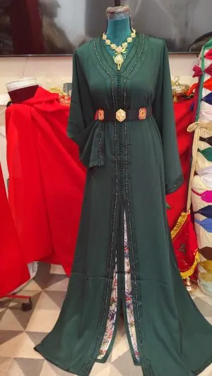 قفطان مغربي جديد، مقاس كبير