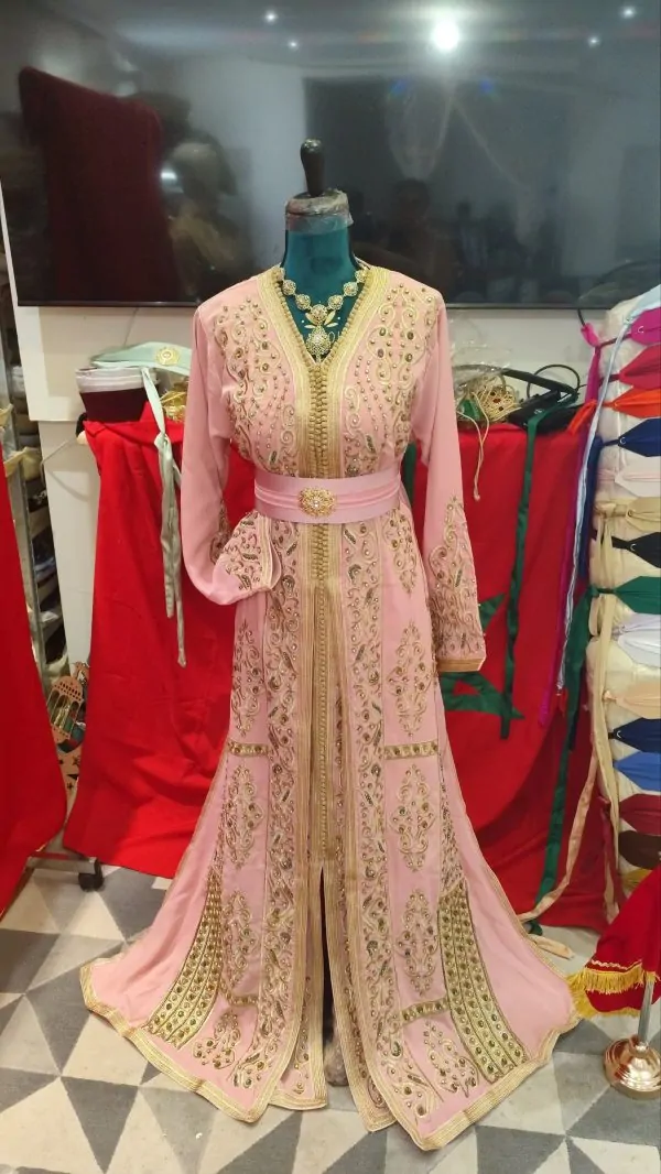 caftan marocain suite de la commande