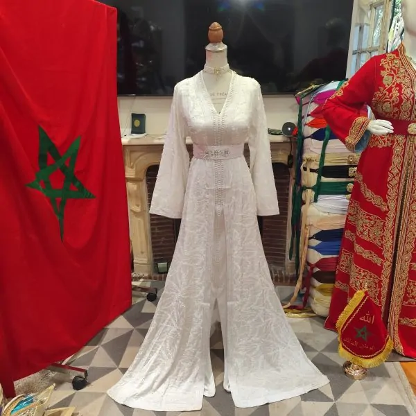 Caftano marocchino nuovo con cintura