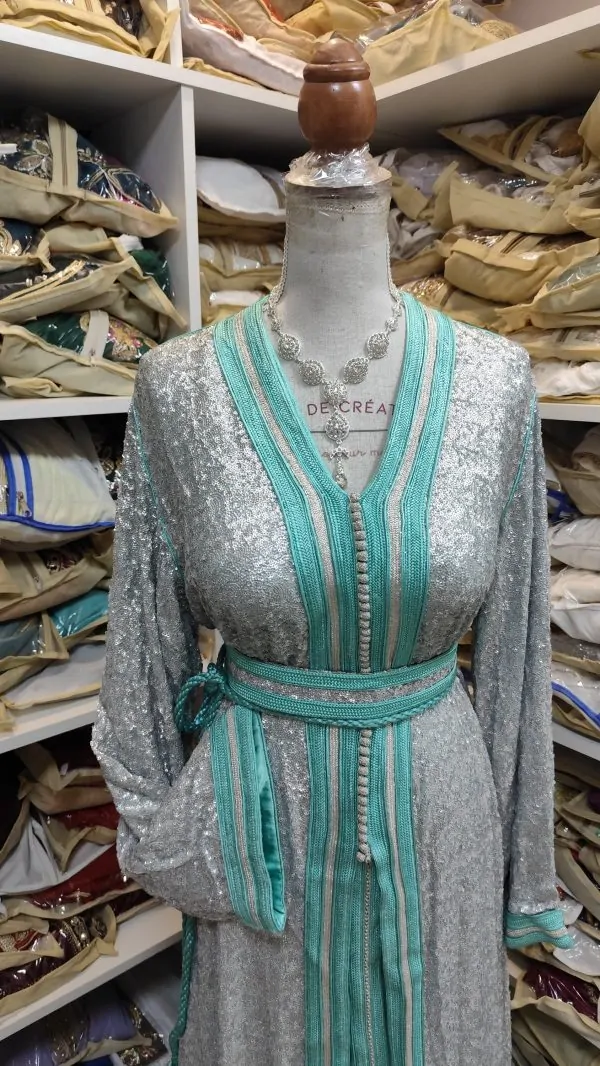 caftan marocain d occasion grande taille 70cm avec ceinture — photo 3