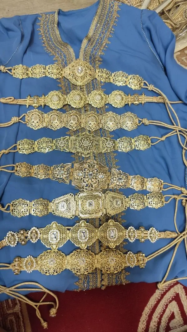 حزام جديد، 15 يورو للقطعة — photo 2