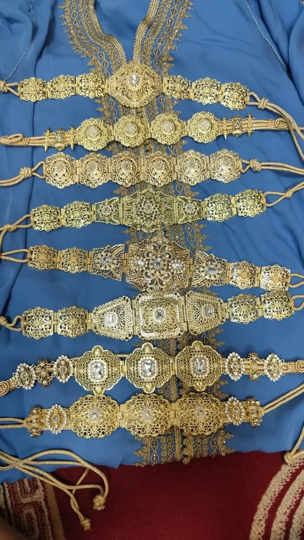 حزام جديد، 15 يورو للقطعة — photo 12
