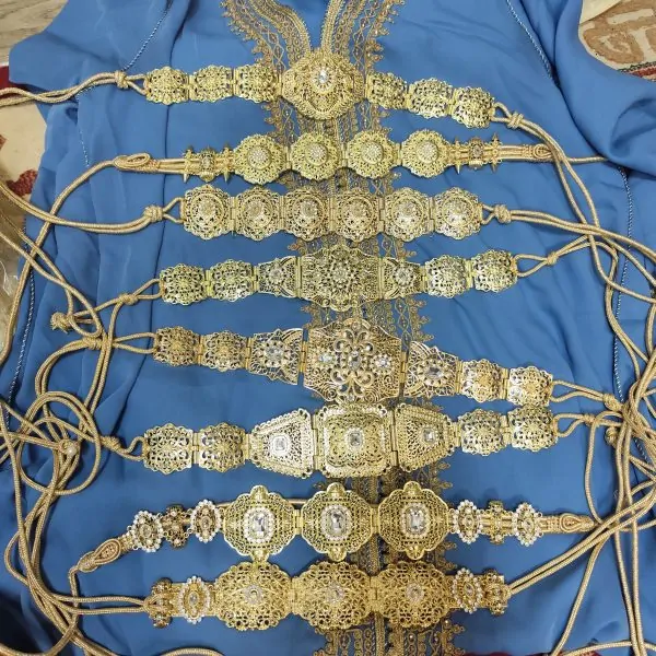 حزام جديد، 15 يورو للقطعة — photo 13