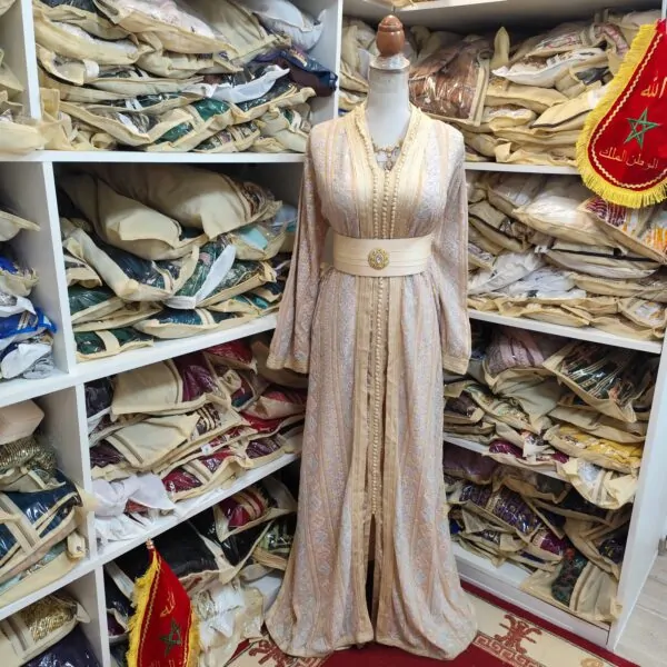 Caftan marocain d'occasion crème — taille 46-48 — photo 16