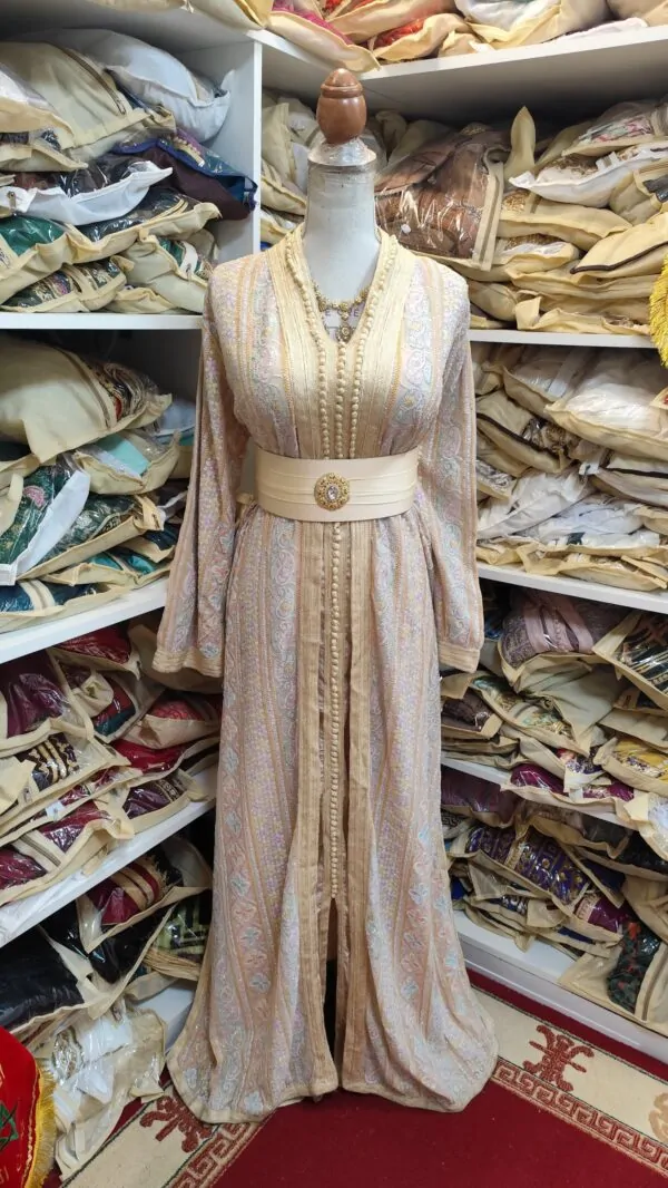 Caftan marocain d'occasion crème — taille 46-48 — photo 4