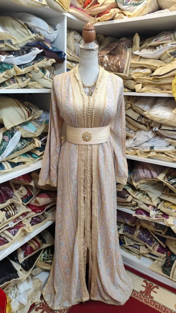Caftan marocain d'occasion crème — taille 46-48 — photo 9