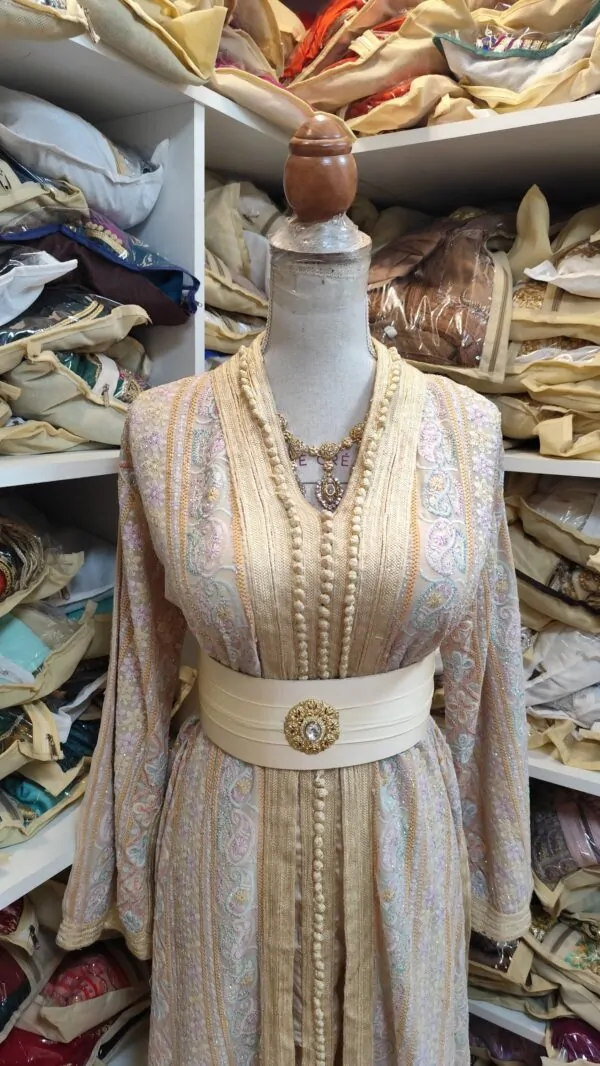 Caftan marocain d'occasion crème — taille 46-48 — photo 7