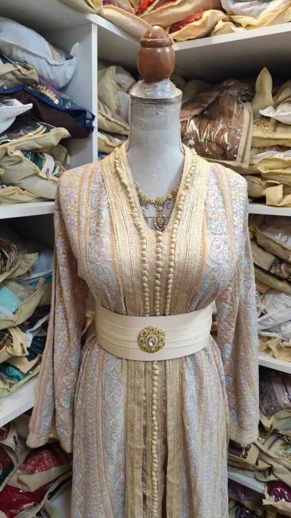 Caftan marocain d'occasion crème — taille 46-48 — photo 10