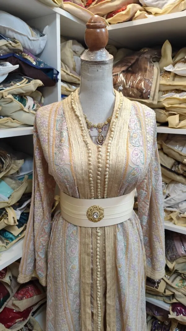 Caftan marocain d'occasion crème — taille 46-48 — photo 6