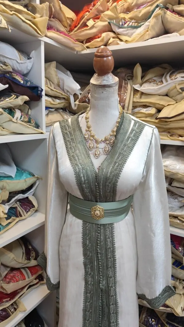 Second-hand Moroccan caftan — photo 11