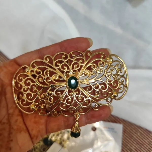 broche