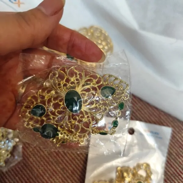broche — photo 4