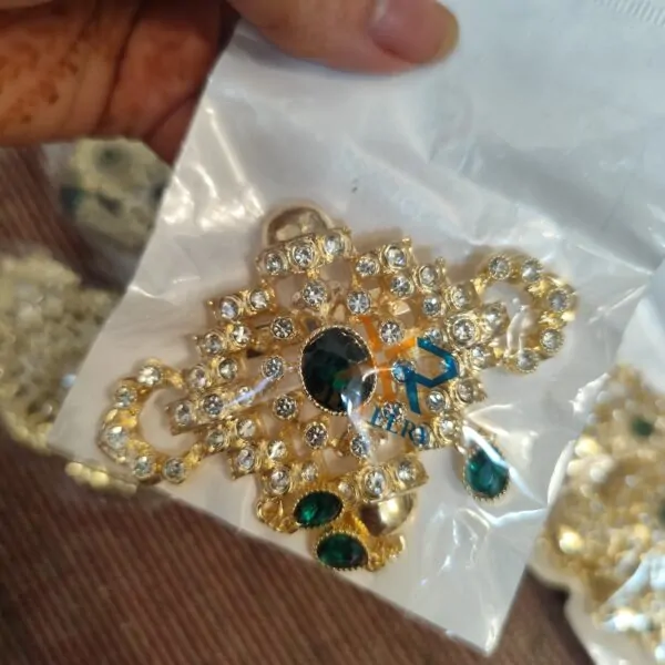 broche — photo 2