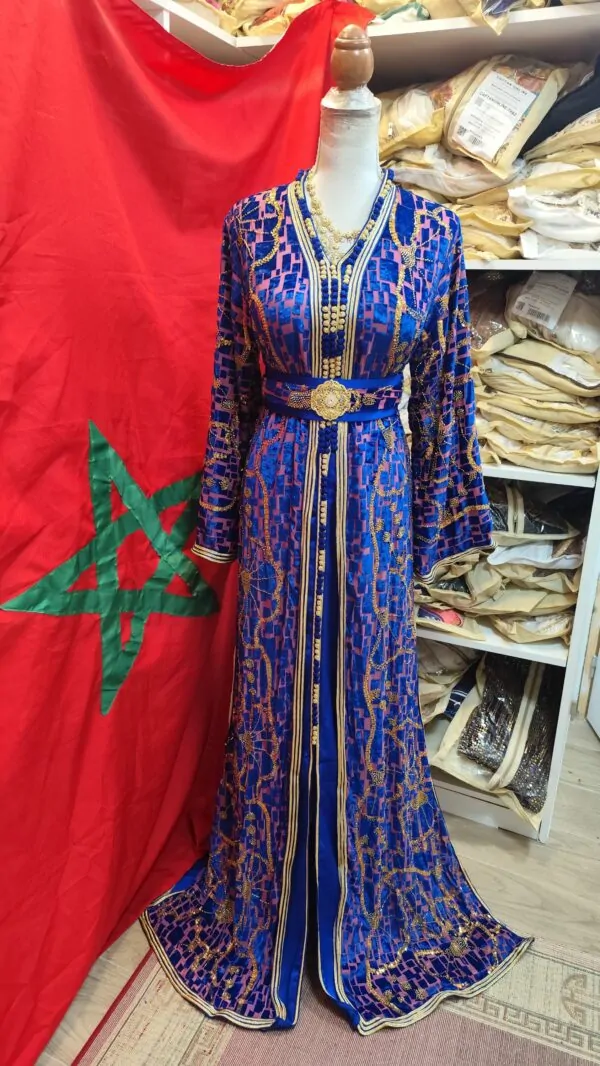 Marokkanischer Kaftan mit Gürtel — photo 3