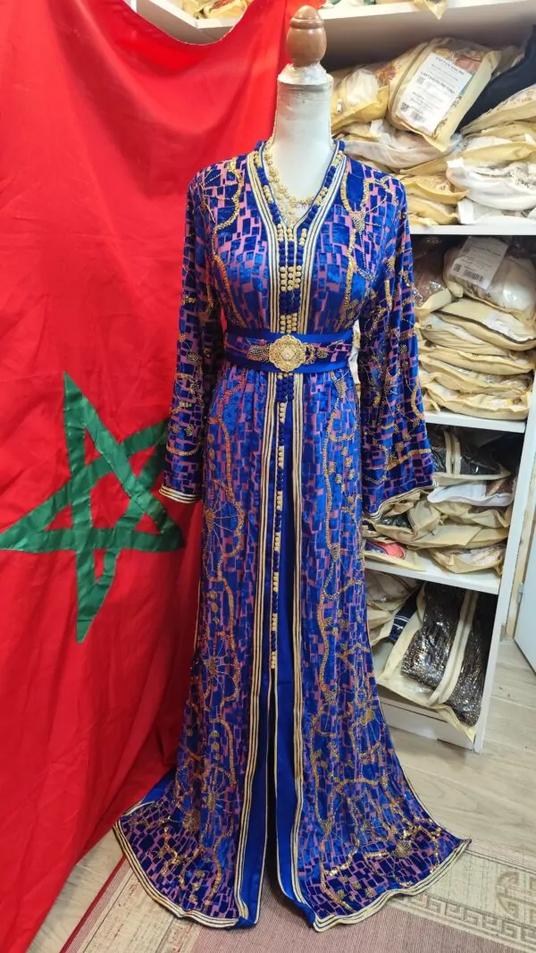 Marokkanischer Kaftan mit Gürtel — photo 2