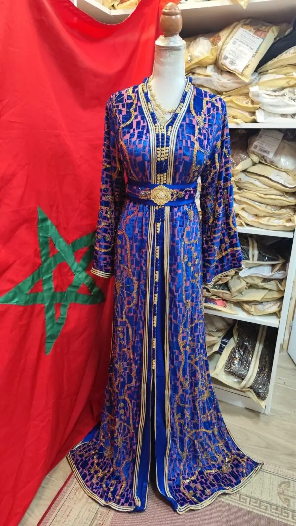 Marokkanischer Kaftan mit Gürtel — photo 8