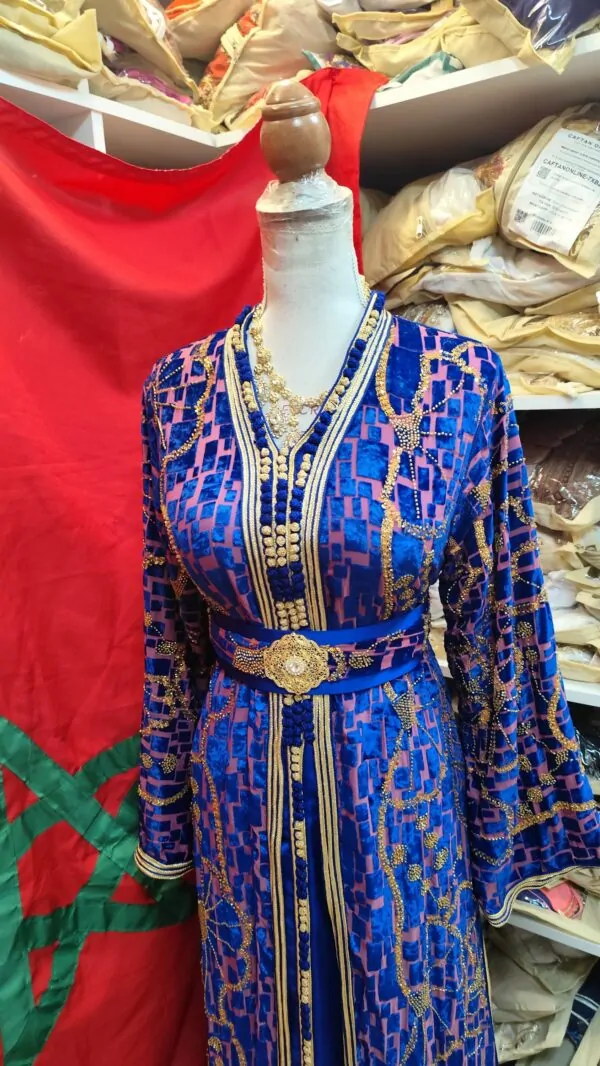 Marokkanischer Kaftan mit Gürtel — photo 10
