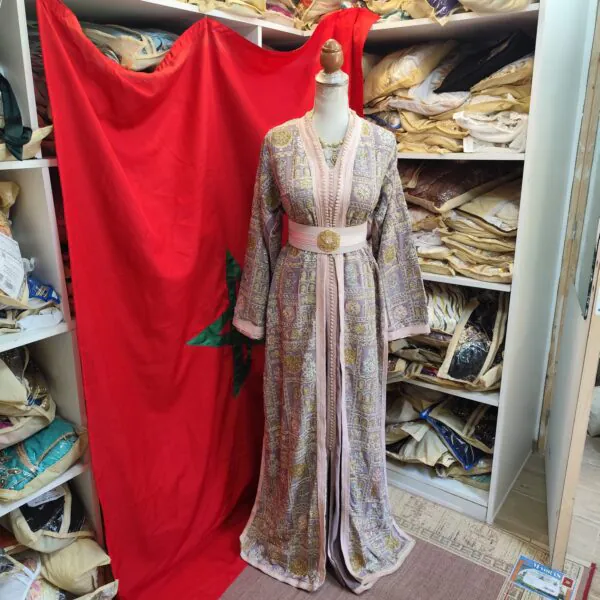 Gebrauchter gefütterter marokkanischer Kaftan — photo 3