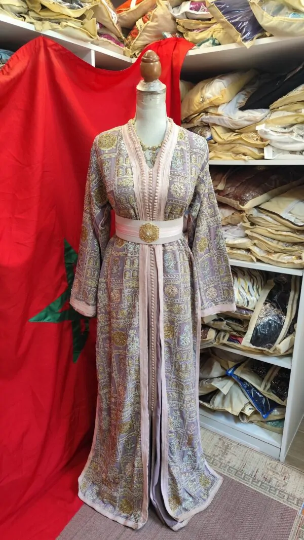 Gebrauchter gefütterter marokkanischer Kaftan — photo 11