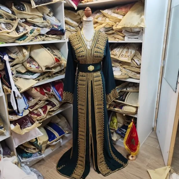 caftan marocain d occasion avec voile et ceinture — photo 2