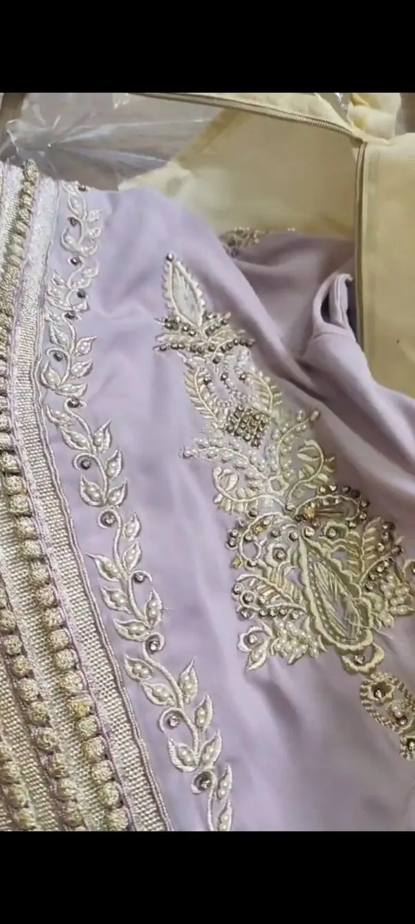 deux Caftan marocain avec une ceinture doré — photo 3
